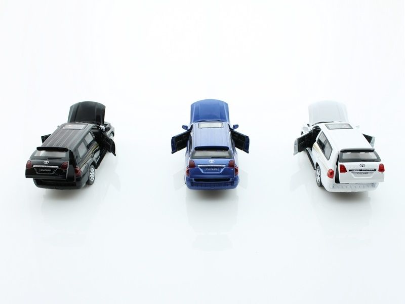 Машина 132 Toyota Land Cruiser свет, звук, инерция 15,5см 112шт бк