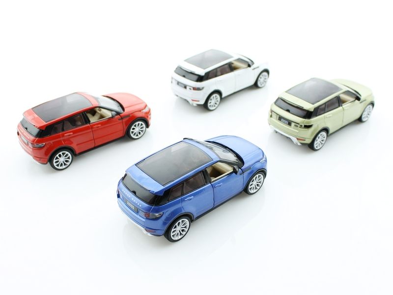 Машина 132 Range Rover Evoque свет, звук, инерция 13,5см 112шт бк