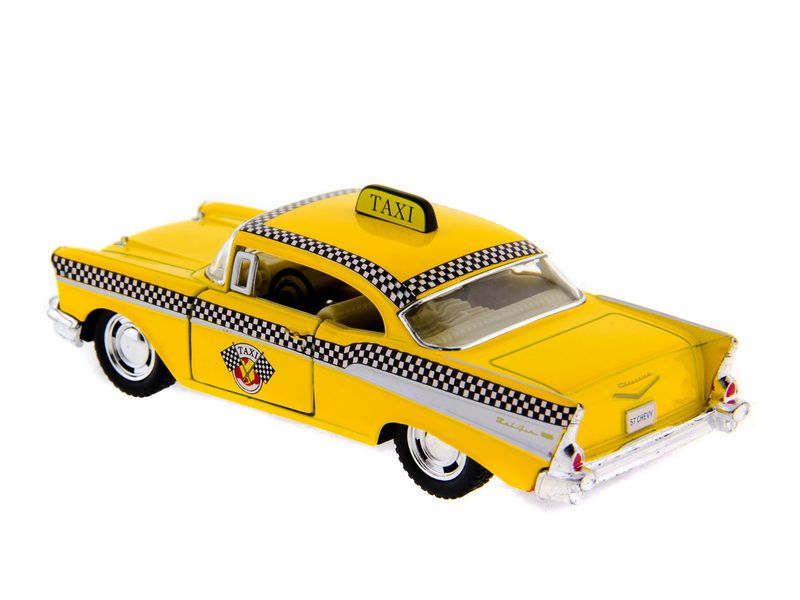 Машина Kinsmart 1957 Chevrolet Bel Air инерция 112шт 136 бк