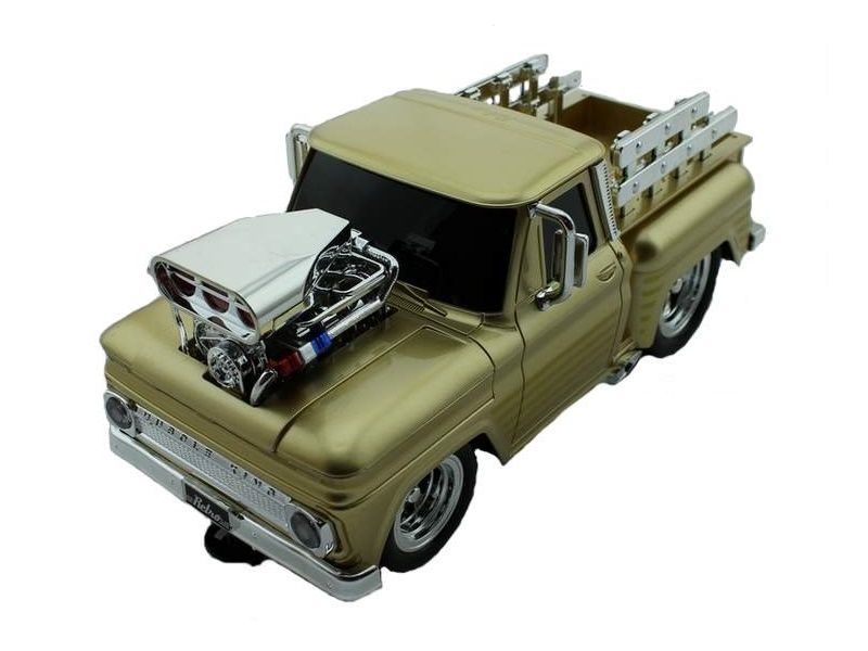 Радиоуправляемый пикап из серии Muscle Сar с гоночным Мотором 116  свет  звук
