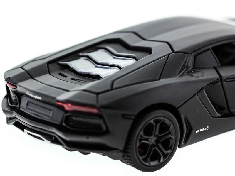Радиоуправляемая машина MZ Lamborghini Aventador 25035A 132 музыка, свет, инерция вк