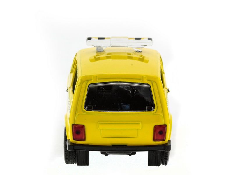 Машина АВТОПАНОРАМА инерц ВАЗ 2121 150, вк 1275,5 см, желтая