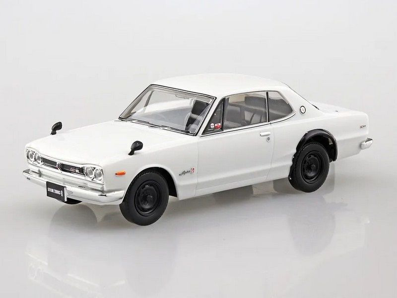 Сборная модель AOSHIMA Nissan Skyline 2000 GTR White 132