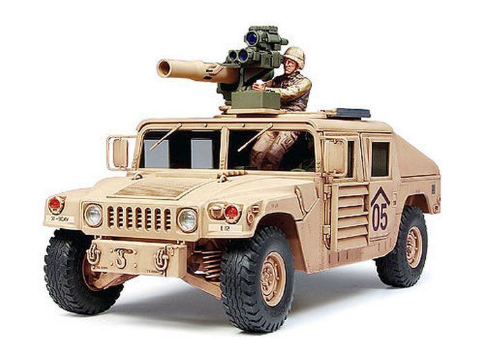 Склеиваемая модель Tamiya 135 Хаммер с противотанковой ракетной установкой и 2 фиг