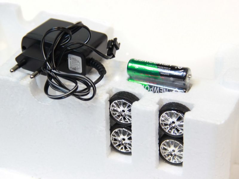 Радиоуправляемая машина дрифт HB Ford 4WD 124  акб