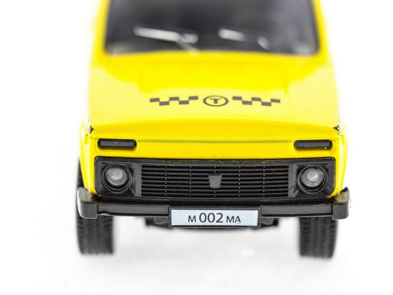 Машина АВТОПАНОРАМА инерц ВАЗ 2121 150, вк 1275,5 см, желтая