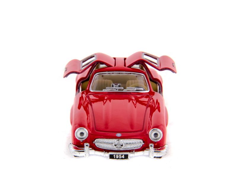 Машина Kinsmart MercedesBenz 300SL инерция 112шт 136 бк