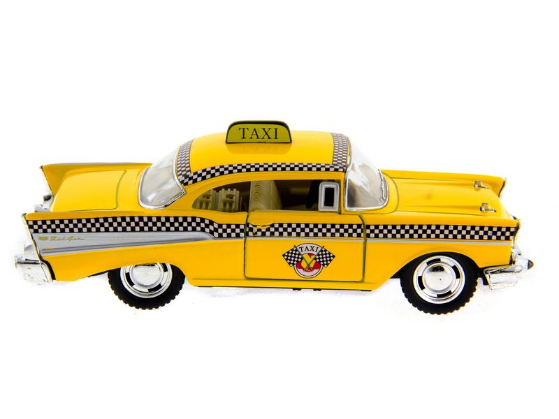 Машина Kinsmart 1957 Chevrolet Bel Air инерция 112шт 136 бк