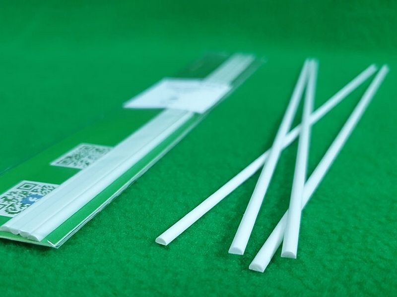 ABS пластик полукруг 1,5 мм , длина 250 мм, 5 шт