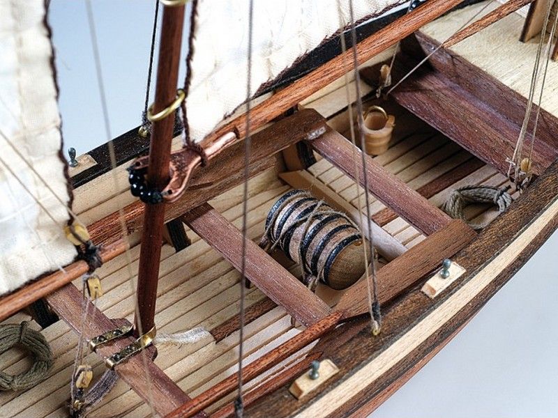 Сборная деревянная модель шлюпки корабля Artesania Latina ENDEAVOUR, 150
