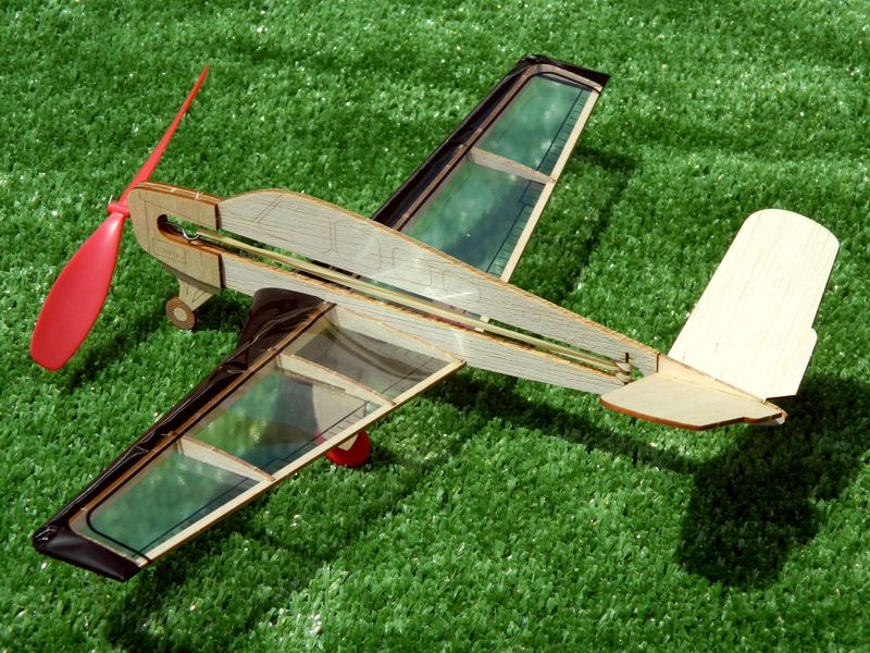 Сборная дермодельСамолет Vtail Guillows 148