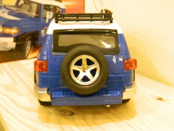 Радиоуправляемая машина HQ 630 масштаб 118 Toyota FJ NiCD зу