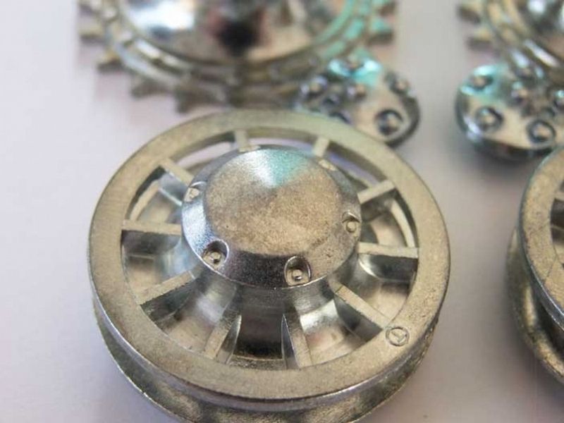 Ведущая звездочка 2 шт и ленивец 2 штуки для танка Tiger металл ранняя версия