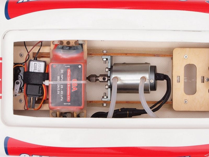 Радиоуправляемый катер Joysway Offshore Infinity Brushless 24G RTR