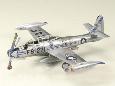 Сборная модель Самолёт REPUBLIC F84G THUNDERJET 2 варта кабины 172