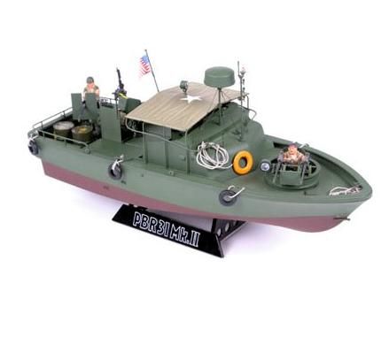 Сборная модель Амер катер PBR 31 MkII PIBBER с 4 фигур135