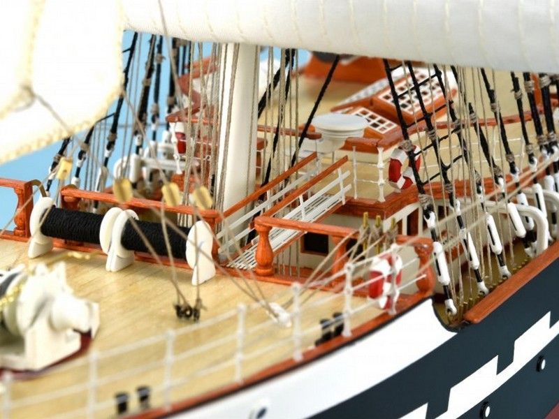 Сборная деревянная модель корабля Artesania Latina BELEM, 175