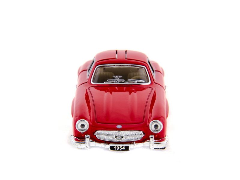 Машина Kinsmart MercedesBenz 300SL инерция 112шт 136 бк