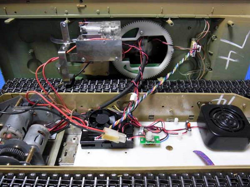 Радиоуправляемый танк Torro KV2 116 24G, зеленый, ИКпушка