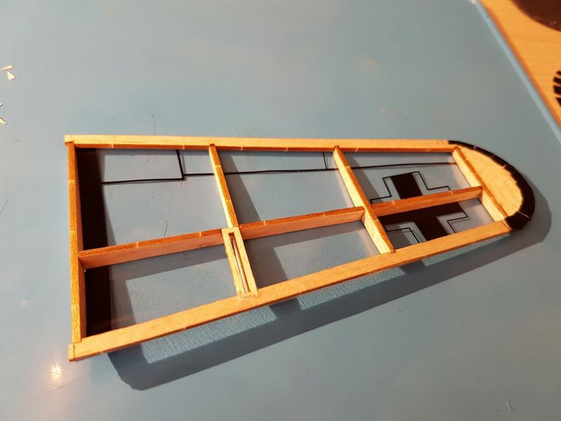 Сборная дермодельСамолет German Fighter Guillows 148