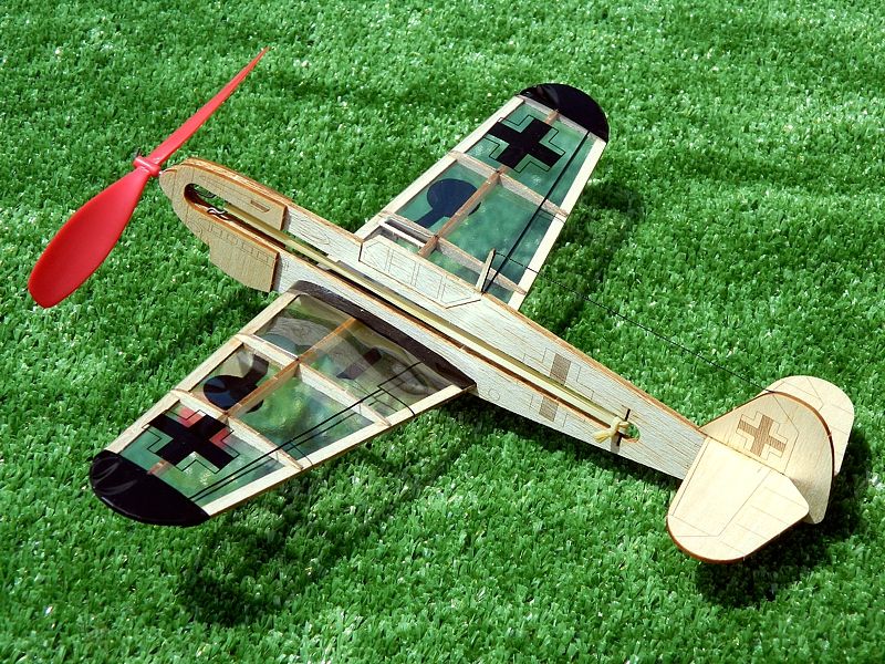 Сборная дермодельСамолет German Fighter Guillows 148