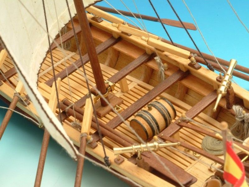 Сборная деревянная модель капитанской шлюпки корабля Artesania Latina SANTISIMA TRINIDAD, 150