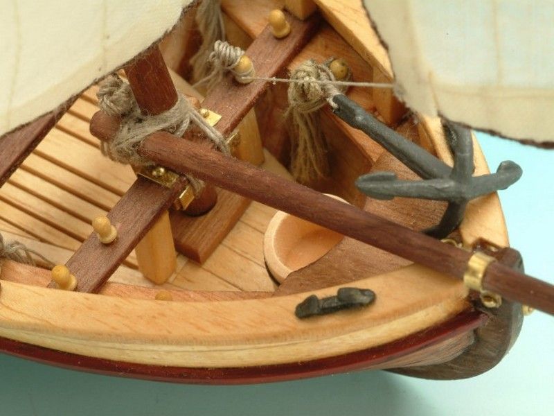 Сборная деревянная модель капитанской шлюпки корабля Artesania Latina SANTISIMA TRINIDAD, 150