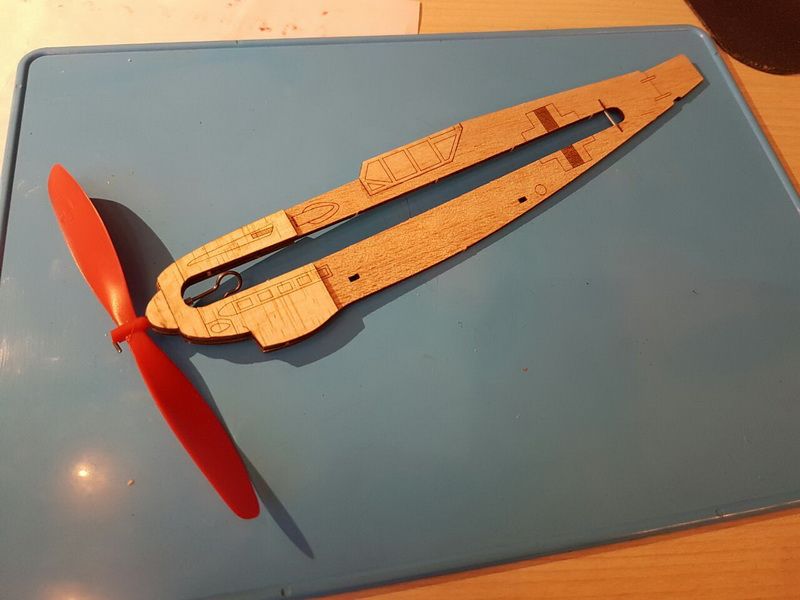 Сборная дермодельСамолет German Fighter Guillows 148