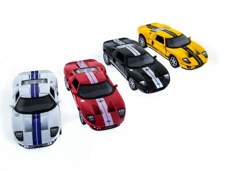 Машина Kinsmart 136 Ford GT 2006 инерция 112шт бк