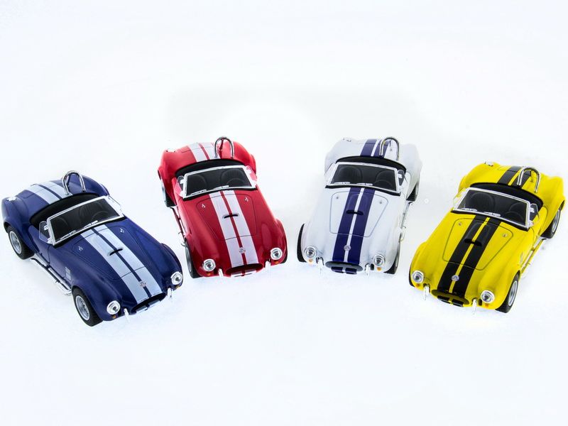 Машина Kinsmart Shelby Cobra 427 1965 инерция 112шт 132 бк