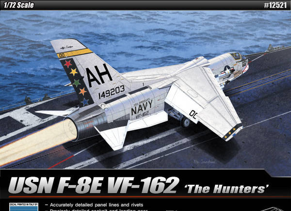 Сборная модель Самолёт USN F8E VF162 The Hunters 172