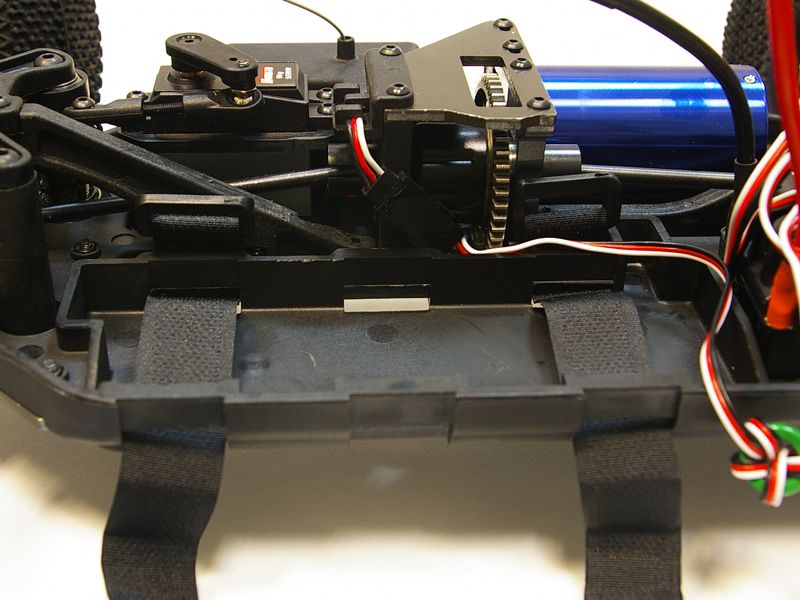 Радиоуправляемый багги Himoto Shootout Brushless 4WD 24G 18 RTR