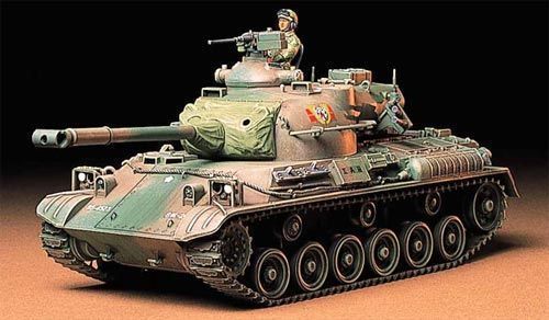 Склеиваемая модель Tamiya 135 Японский танк Type 61, 1фигура