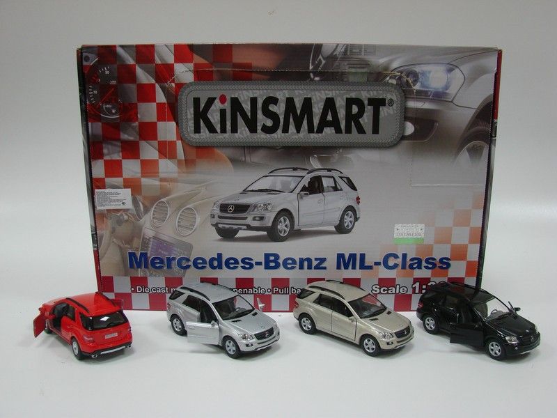 Машина Kinsmart MERCEDESBENZ ML инерция 112шт 136 бк
