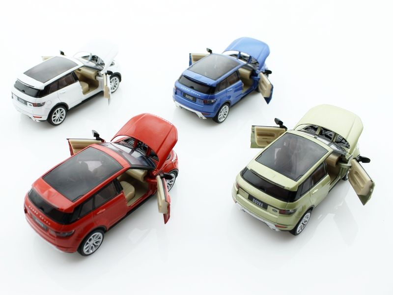 Машина 132 Range Rover Evoque свет, звук, инерция 13,5см 112шт бк