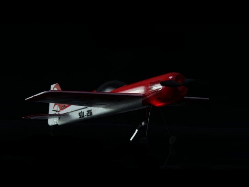 Радиоуправляемый самолет WlToys Su26 6ти осевой гироскоп 4Ch 24G RTF