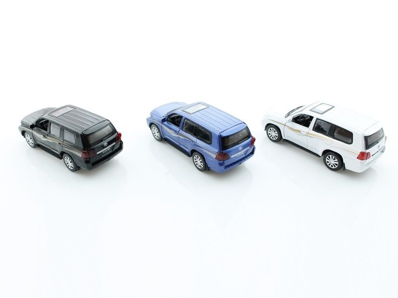 Машина 132 Toyota Land Cruiser свет, звук, инерция 15,5см 112шт бк