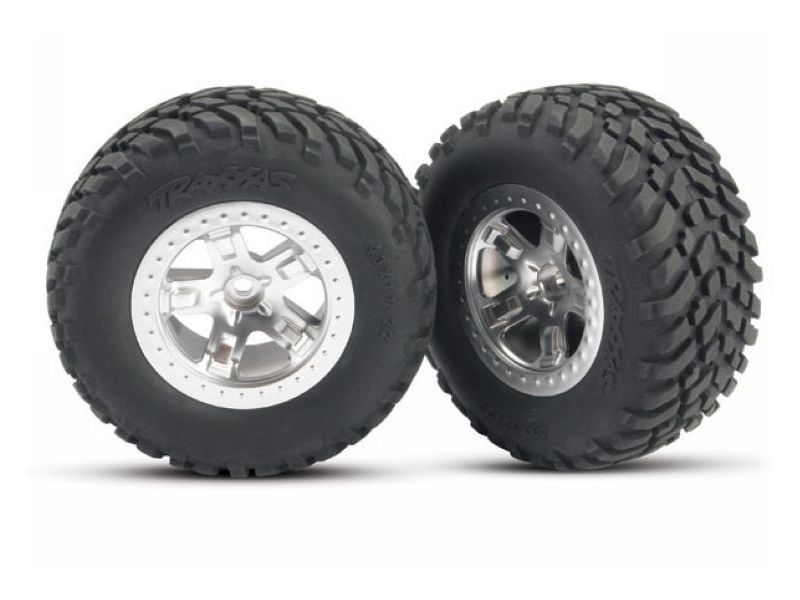 Покрышка колеса и диск колеса в сборе  Для установки назад только для заднеприводных моделей