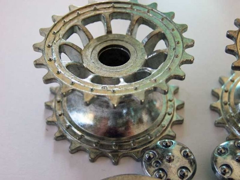 Ведущая звездочка 2 шт и ленивец 2 штуки для танка Tiger металл ранняя версия