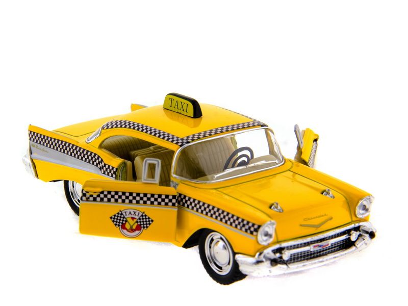 Машина Kinsmart 1957 Chevrolet Bel Air инерция 112шт 136 бк