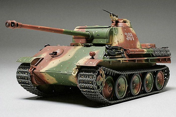 Склеиваемая модель Tamiya 148 Танк  Panther G, 2 варта сборкиранняя или поздняя версии