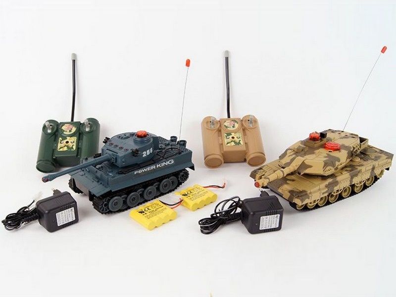 Радиоуправляемый танковый бой Huan Qi 132 IV Tiger vs Leopard 2A5, 24G