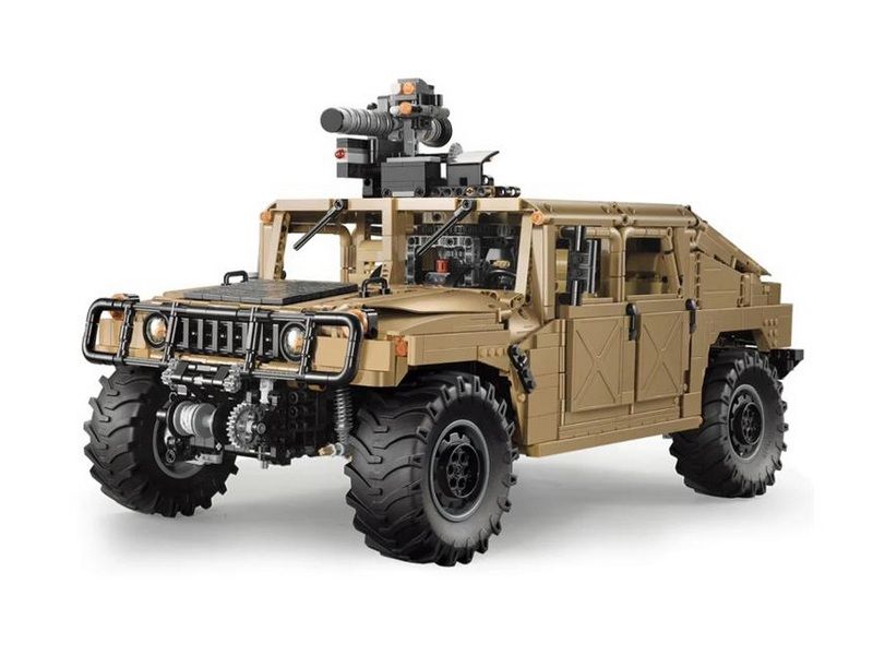 Конструктор CaDA военный бронированный автомобиль HumVee 18 3935 деталей