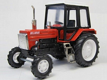 Сувенирная модель трактора МТЗ82 Люкс2 металл красный с белкабиной 143