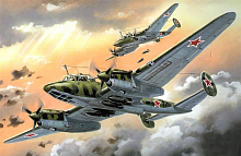 Сборная модель  Советский пикирующий бомбардировщик Пе2 серия 55 UM