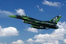 Сборная модель Самолет F16 ADFAM Special color 172