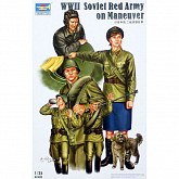 Сборная модель Советские танкисты с регулировщицей 135