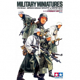 Сборная модель Нем солдаты в зимней форме 135
